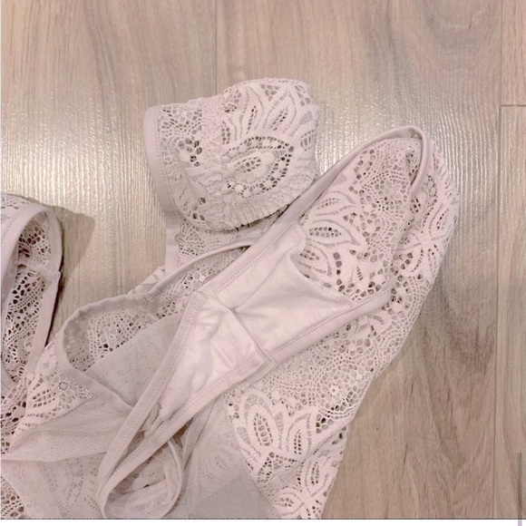 VICTORIA SECRET LACE CAP SLEEVE BODYSUIT WITH MESH BACK LAVENDER SIZE M - Picture 11 of 16